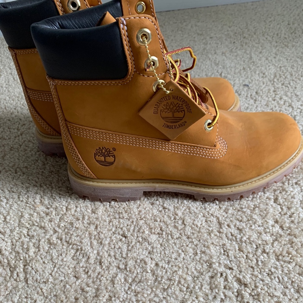 Timberlands Basic Boot - Picture 3 of 3